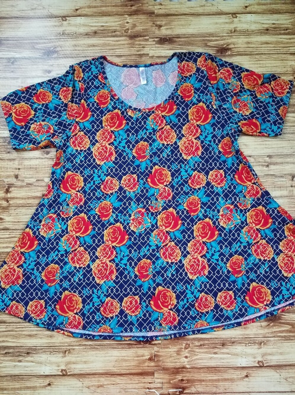 LuLaRoe Red Rose Floral Women's Top 2XL Blue Geometric Long Tunic Short Sleeved
